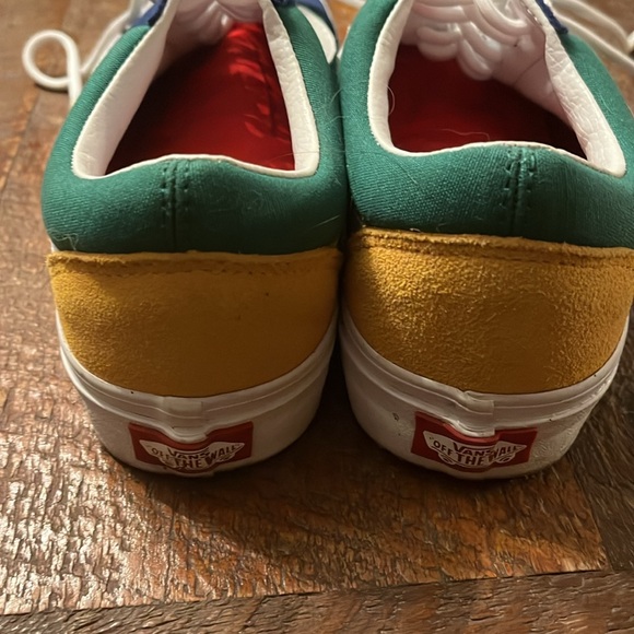 Vans - Picture 3 of 8